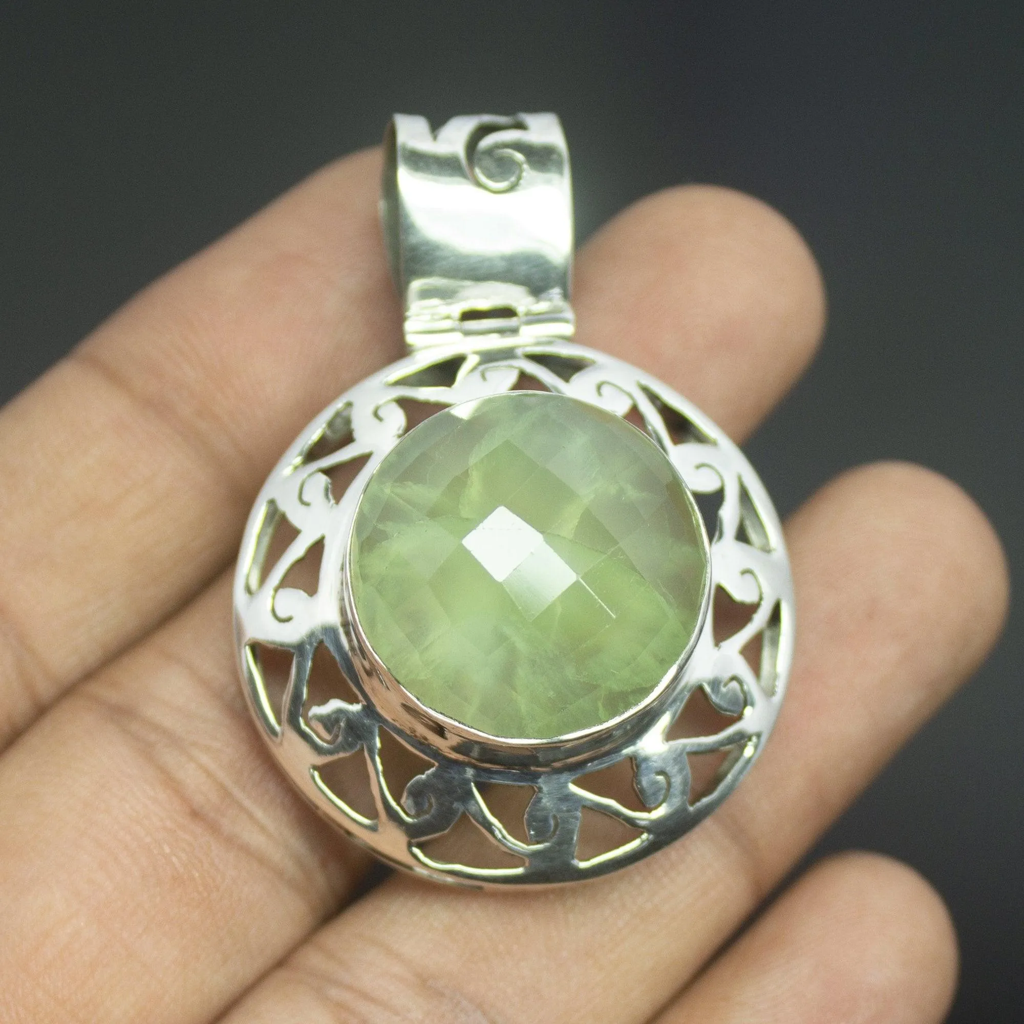 13.7g, Totally Handmade Natural Prehnite Round Shape 925 Sterling Silver Pendant