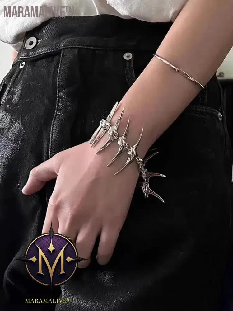 2023 New Bracelet Thorny Spine Punk Super Cool Unisex Wolf Tooth Trendy Metal Bangle Choker for Women Men Couple Party Jewelry
