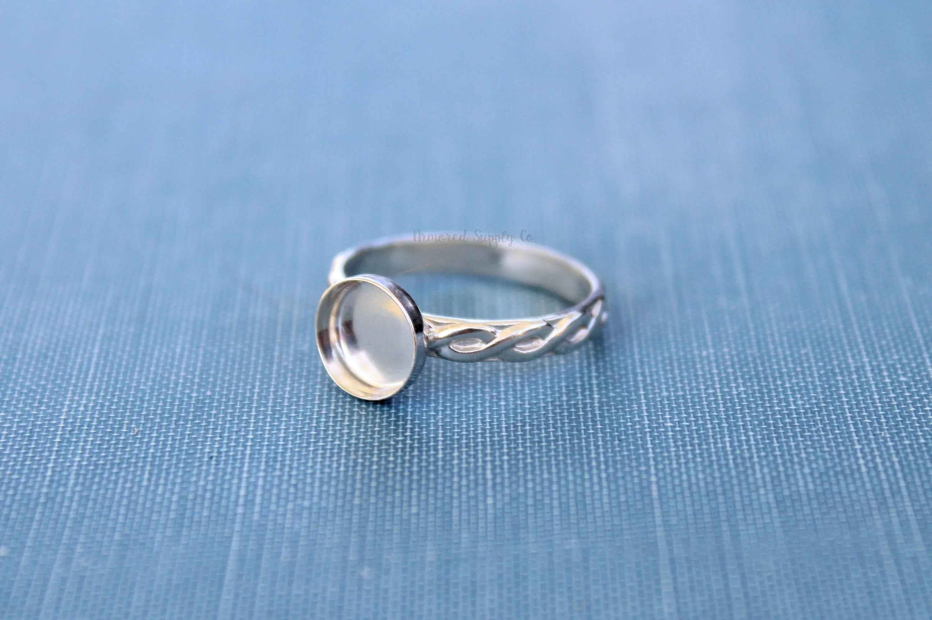 5mm Round Silver Celtic Infinity Bezel Cup Ring blank