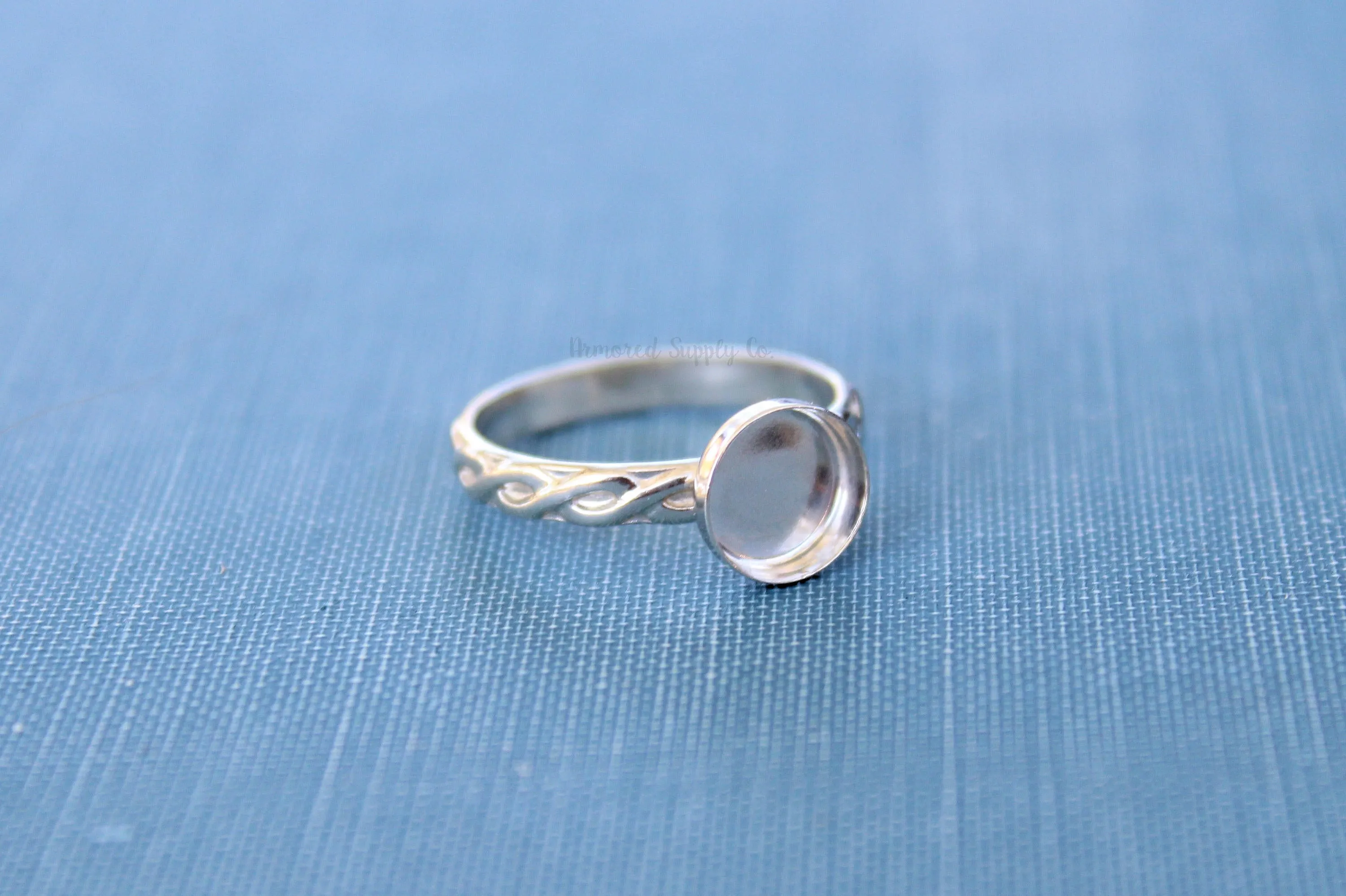 5mm Round Silver Celtic Infinity Bezel Cup Ring blank