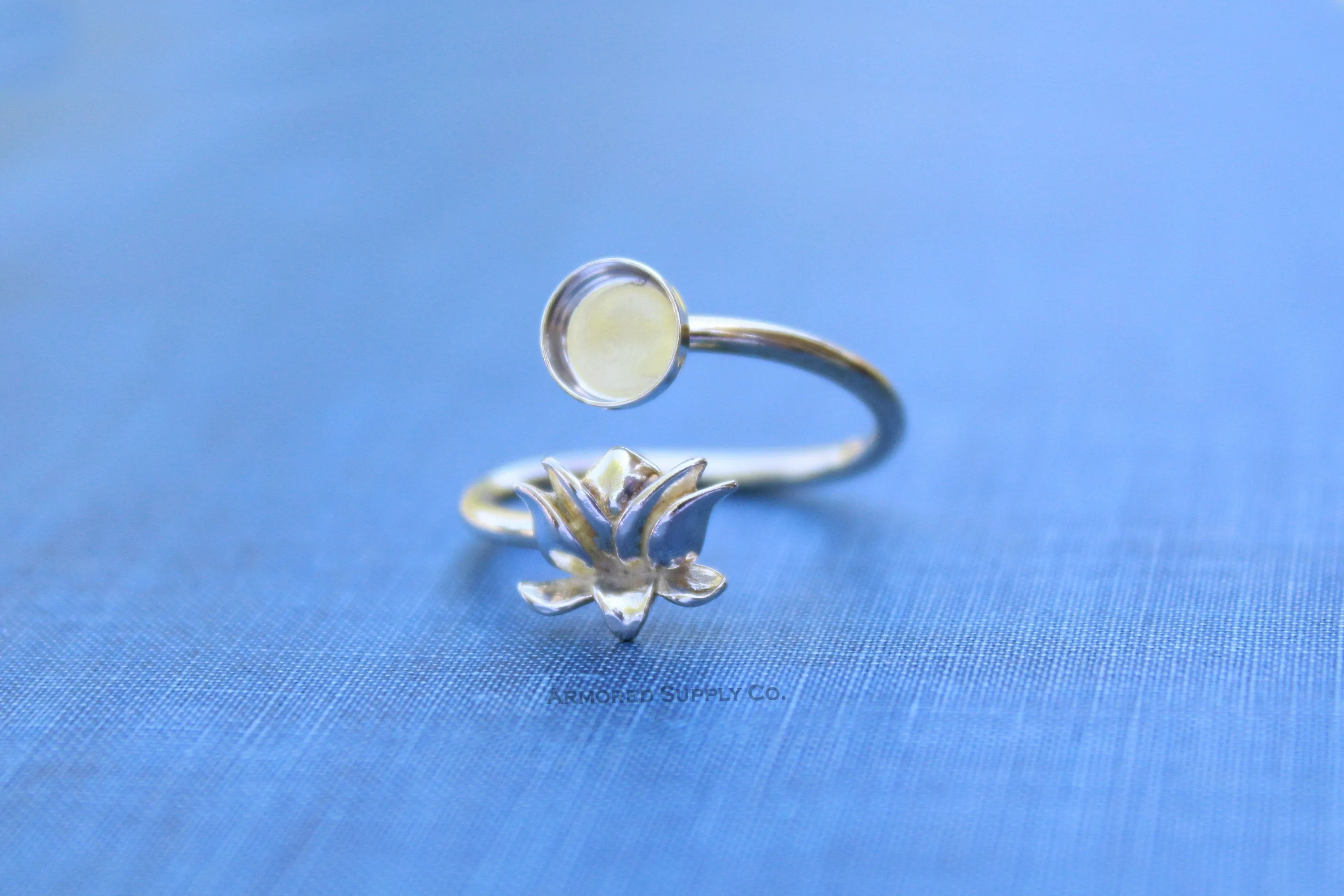 5mm Silver Lotus Flower Wrap Bypass Wrap Adjustable Bezel Ring blank