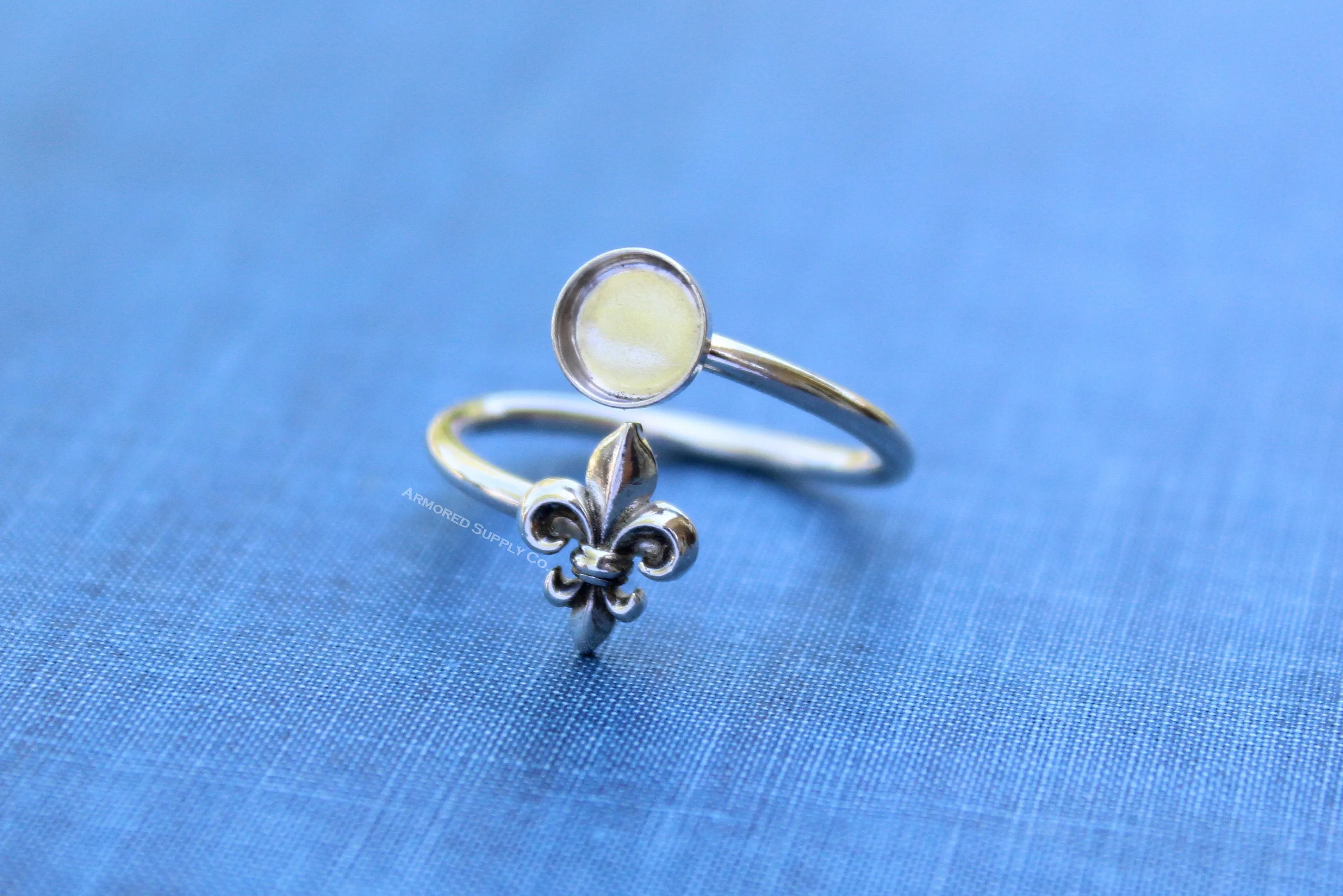 6mm Silver Fleur De Lis Wrap Bypass Adjustable Bezel Ring blank