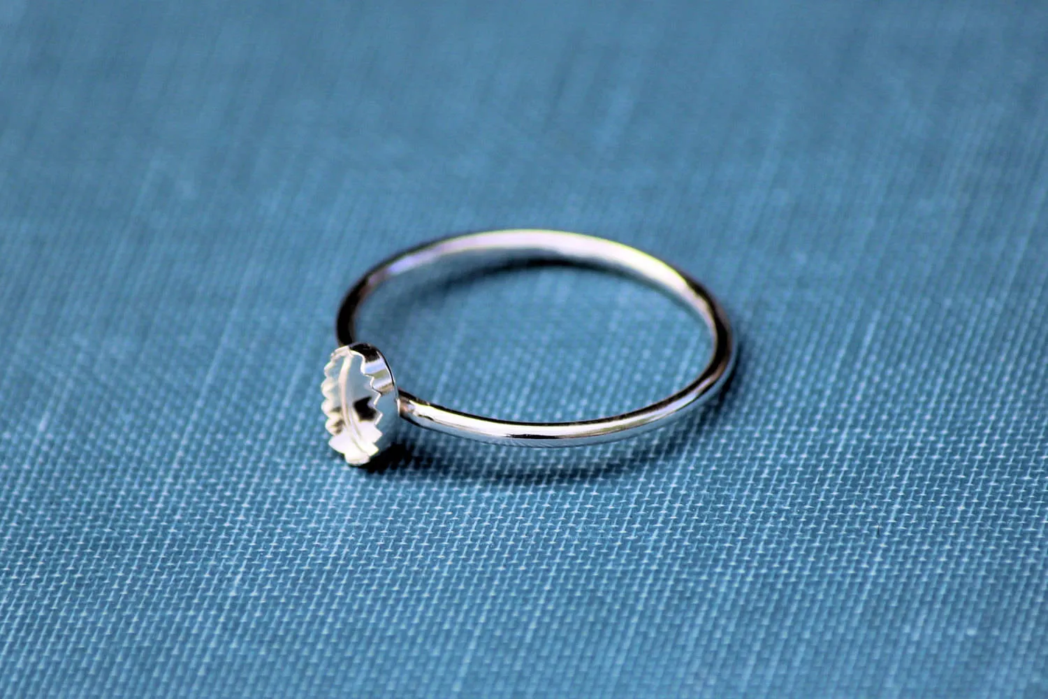 6x4mm Serrated Oval Bezel Ring blank