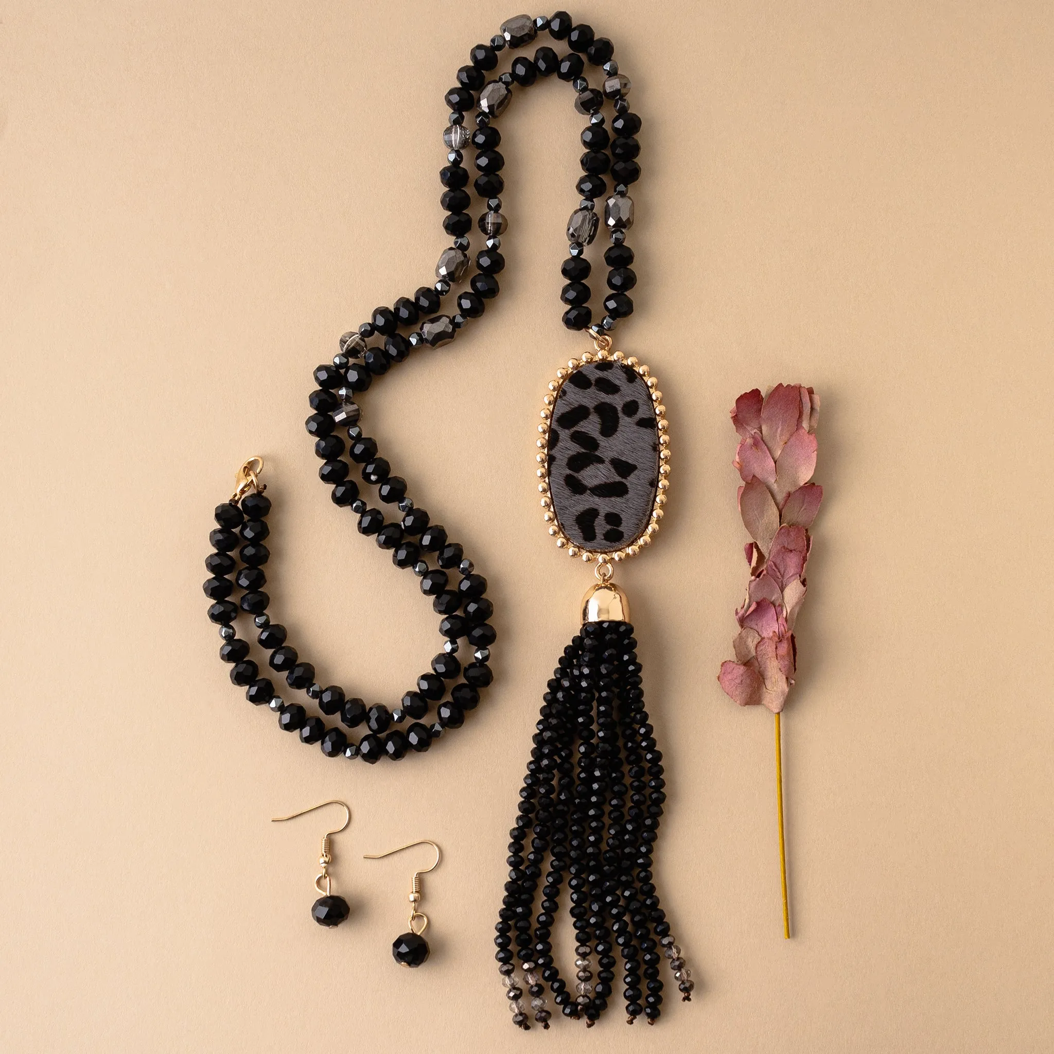 72865 - Animal Print Beaded Tassel Necklace - Black