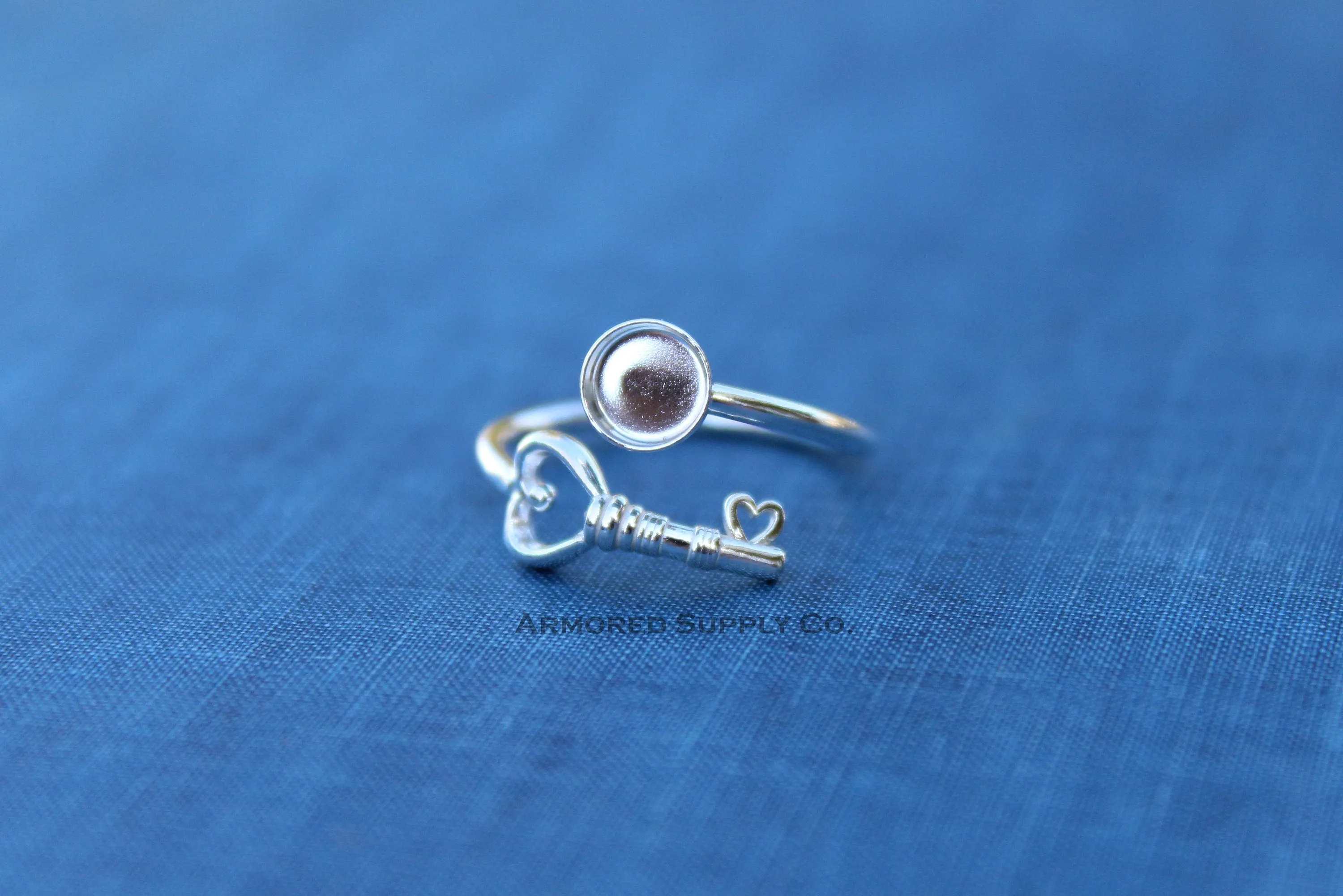 8mm Bezel Silver Heart Key Wrap Bypass Adjustable Ring blank