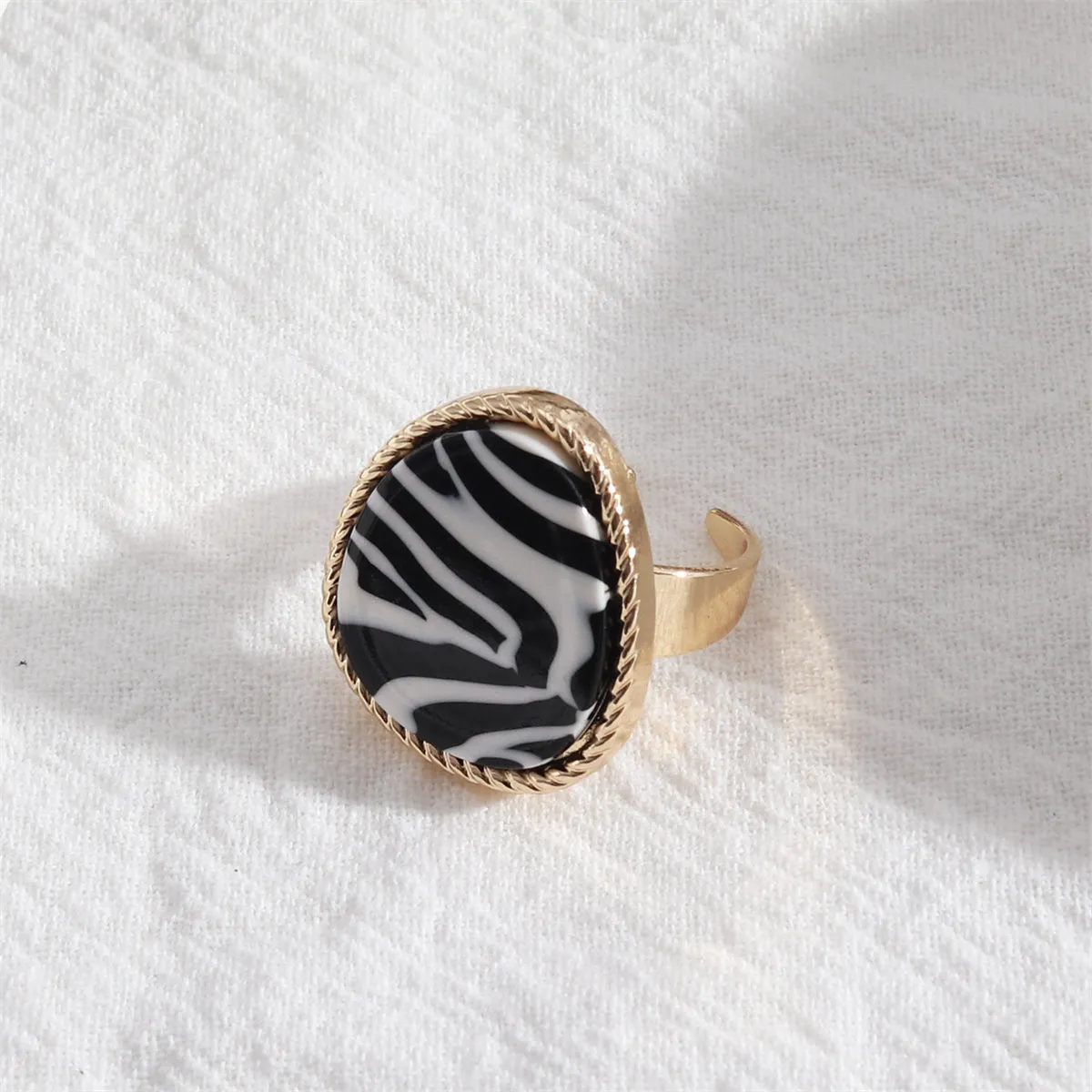 Black Resin & 18K Gold-Plated Zebra-Stripe Triangle Open Ring