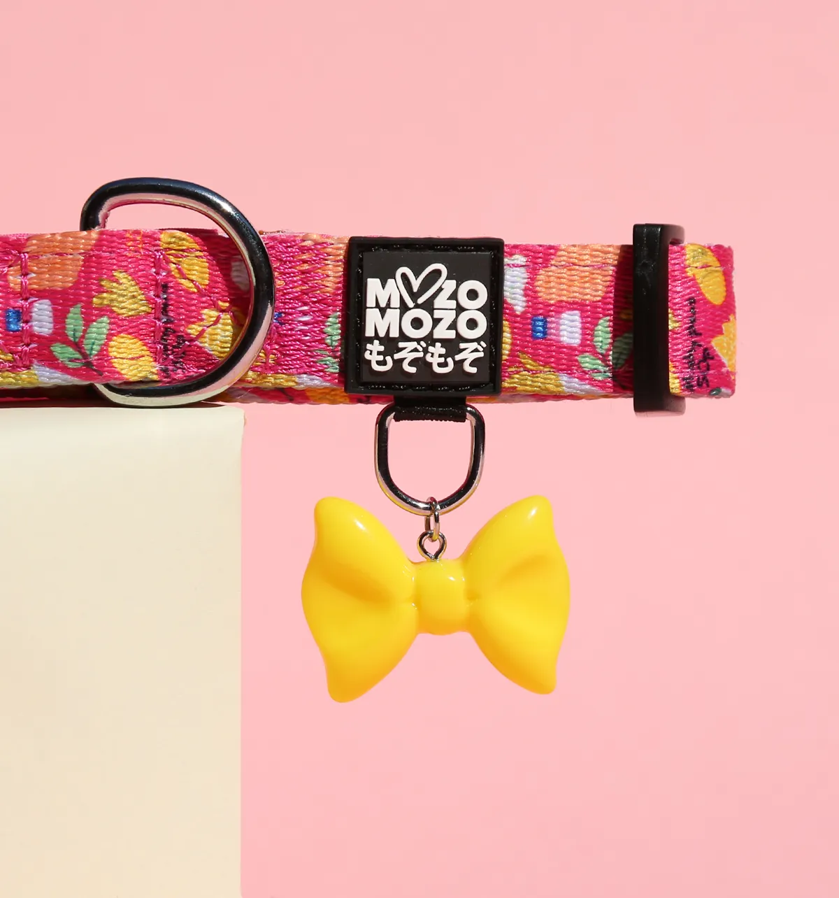 Bow charm