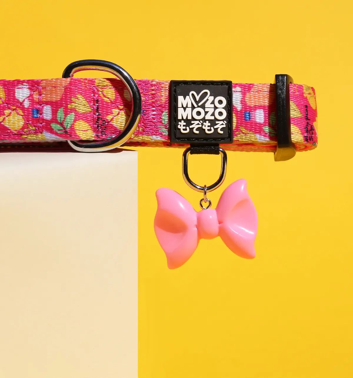 Bow charm