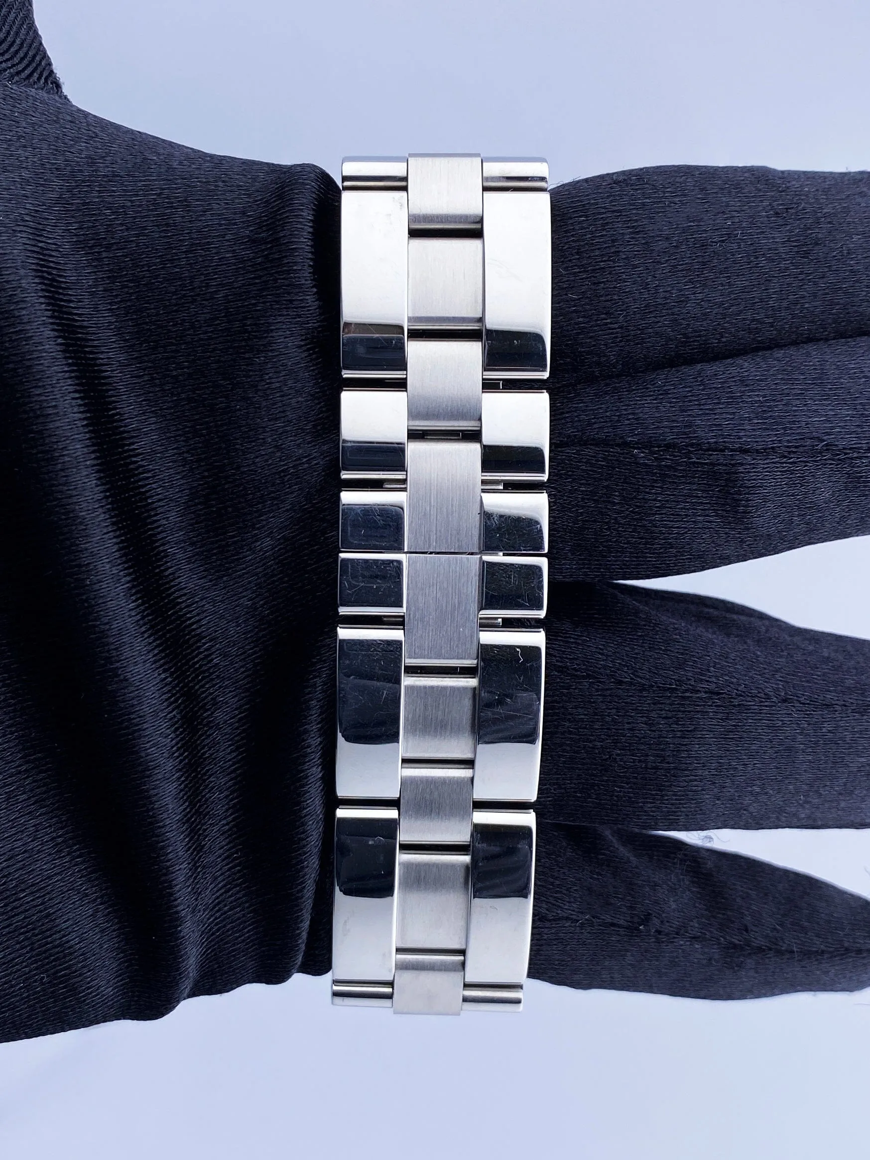 Cartier Roadster W62020X6 Black Dial Mens Watch