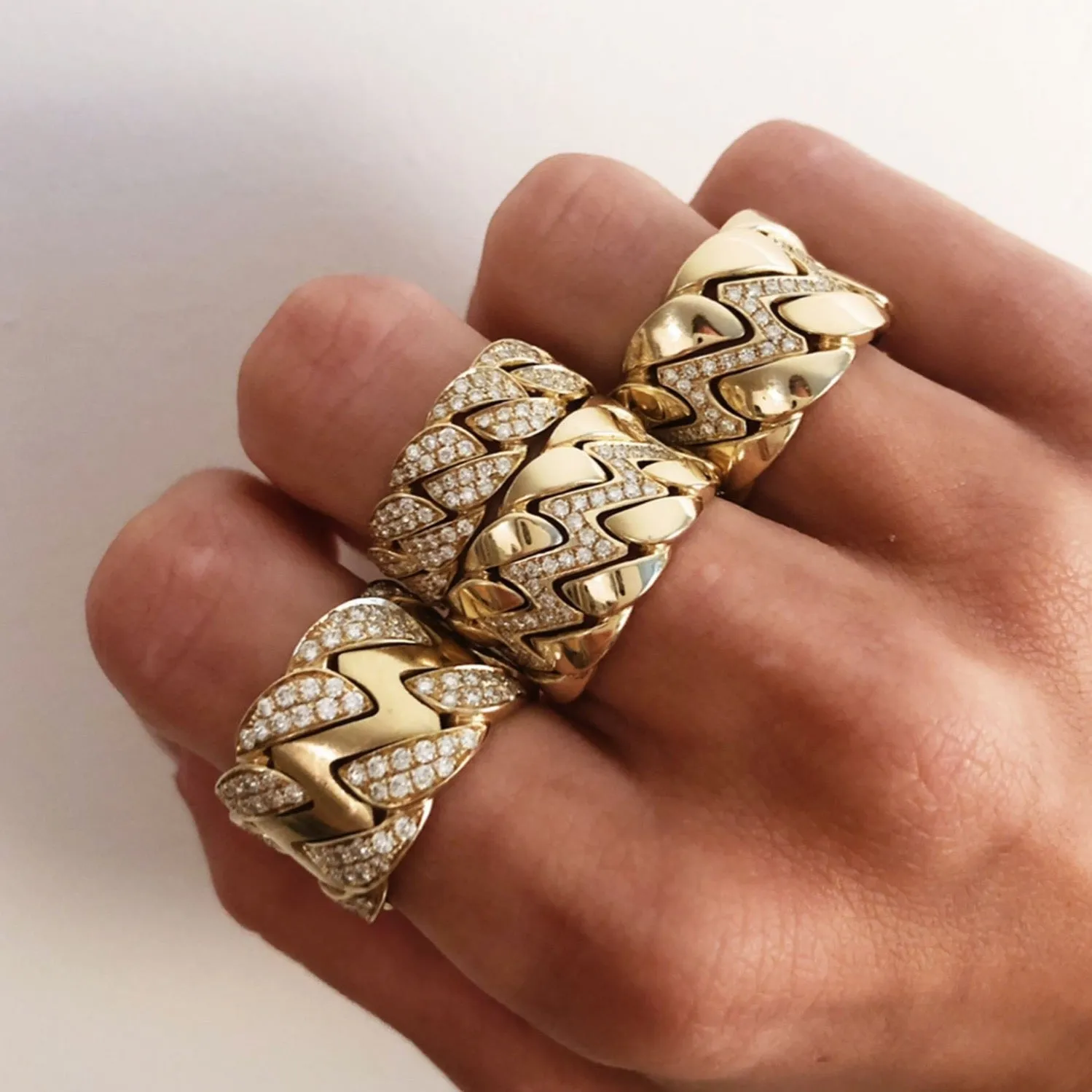 Diamond Versa Medi Ring