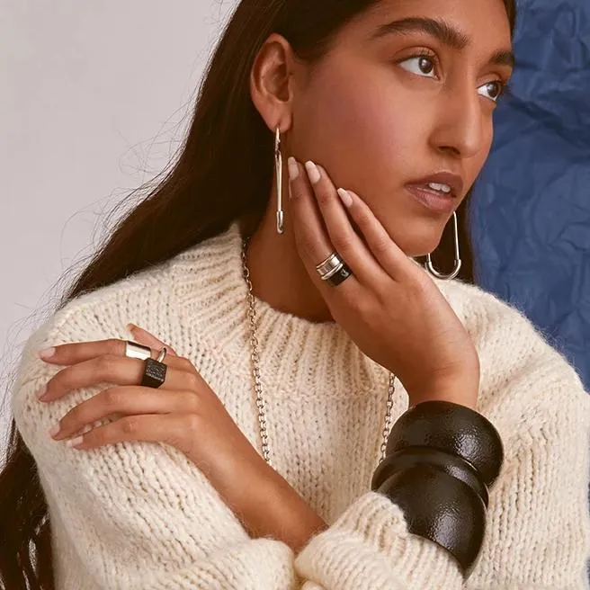 Essential Ring Set in Rhodium and Black Pebble