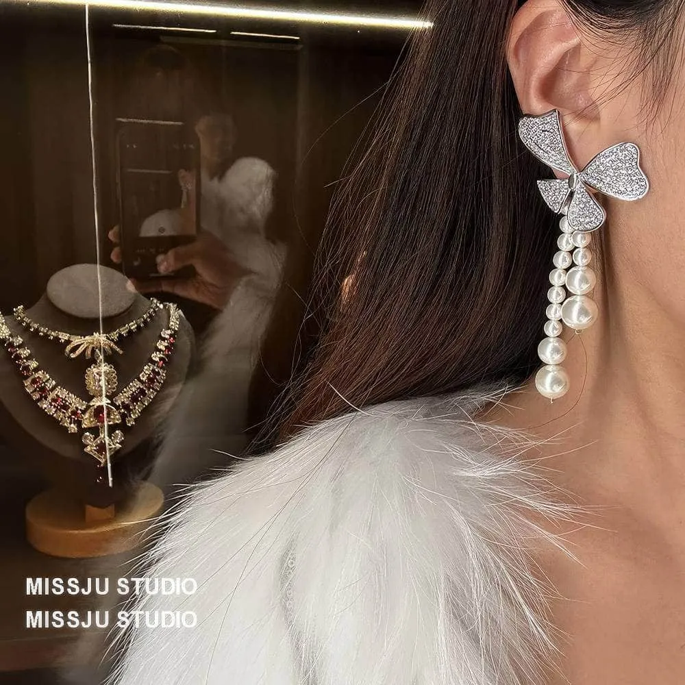 Floral Shaped Sparkly Pearl Deco Tassel Earrings