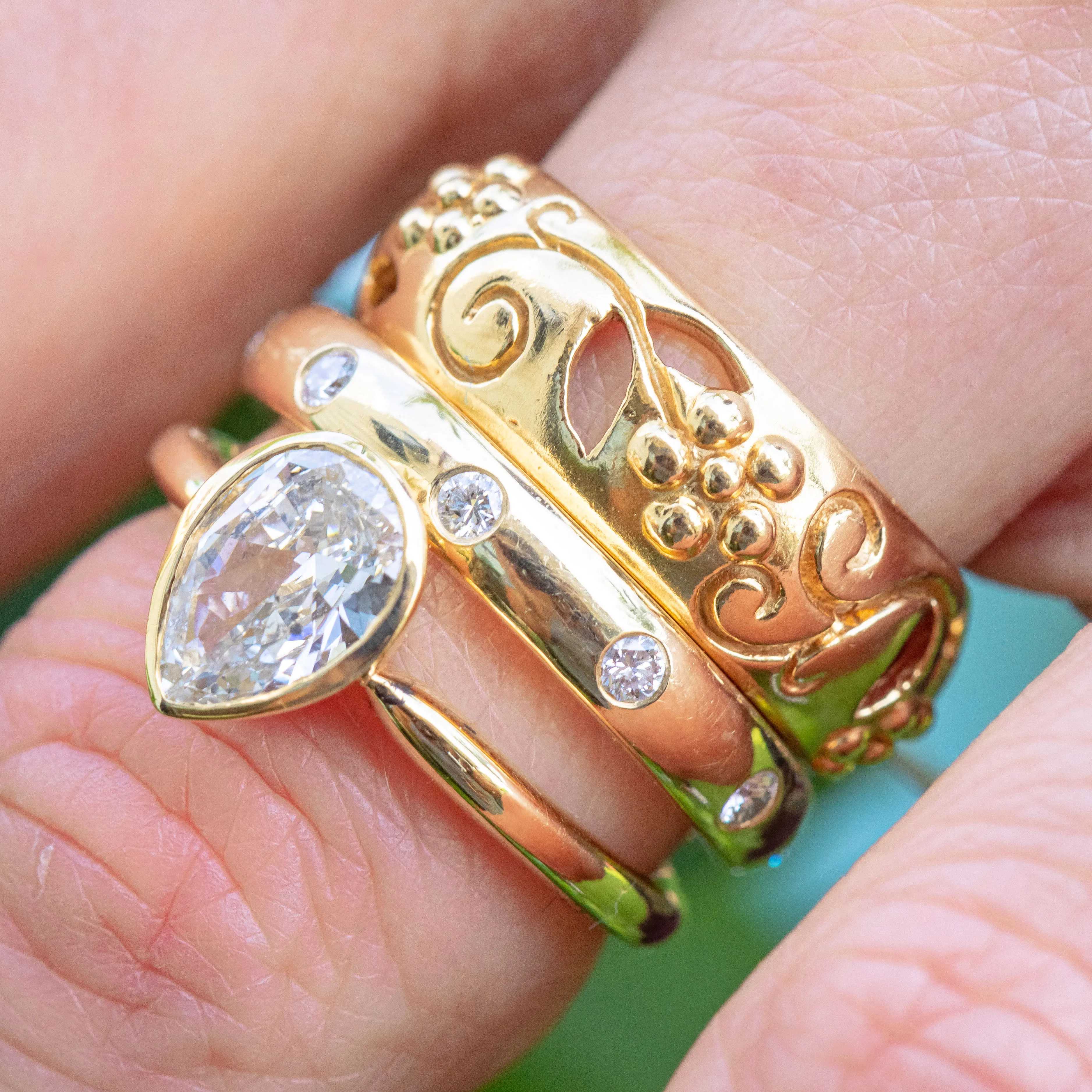 Garden of Eden Band in 18k Gold