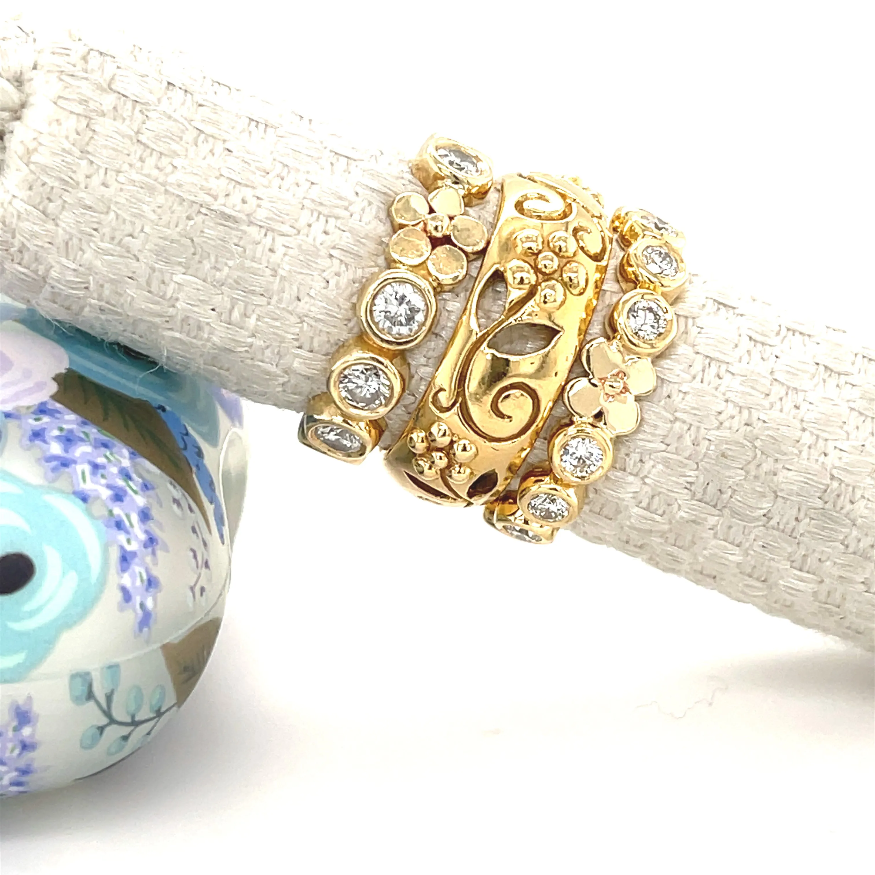 Garden of Eden Band in 18k Gold