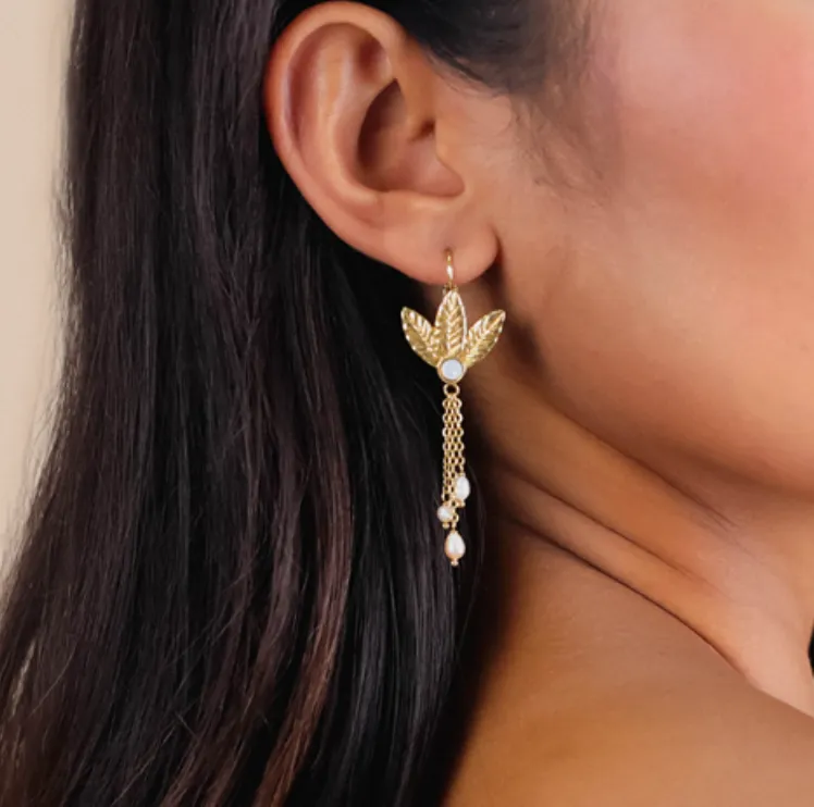 MERRY 3 Leaves French Hook Earrings with FWP