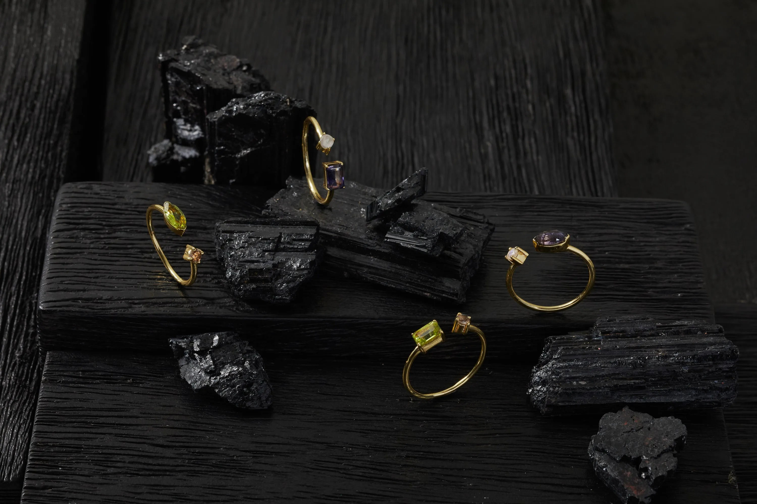 PRECIEUX STACKING RINGS PERIDOT SET OF 2