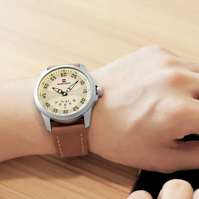 Quartz watch with leather strap
