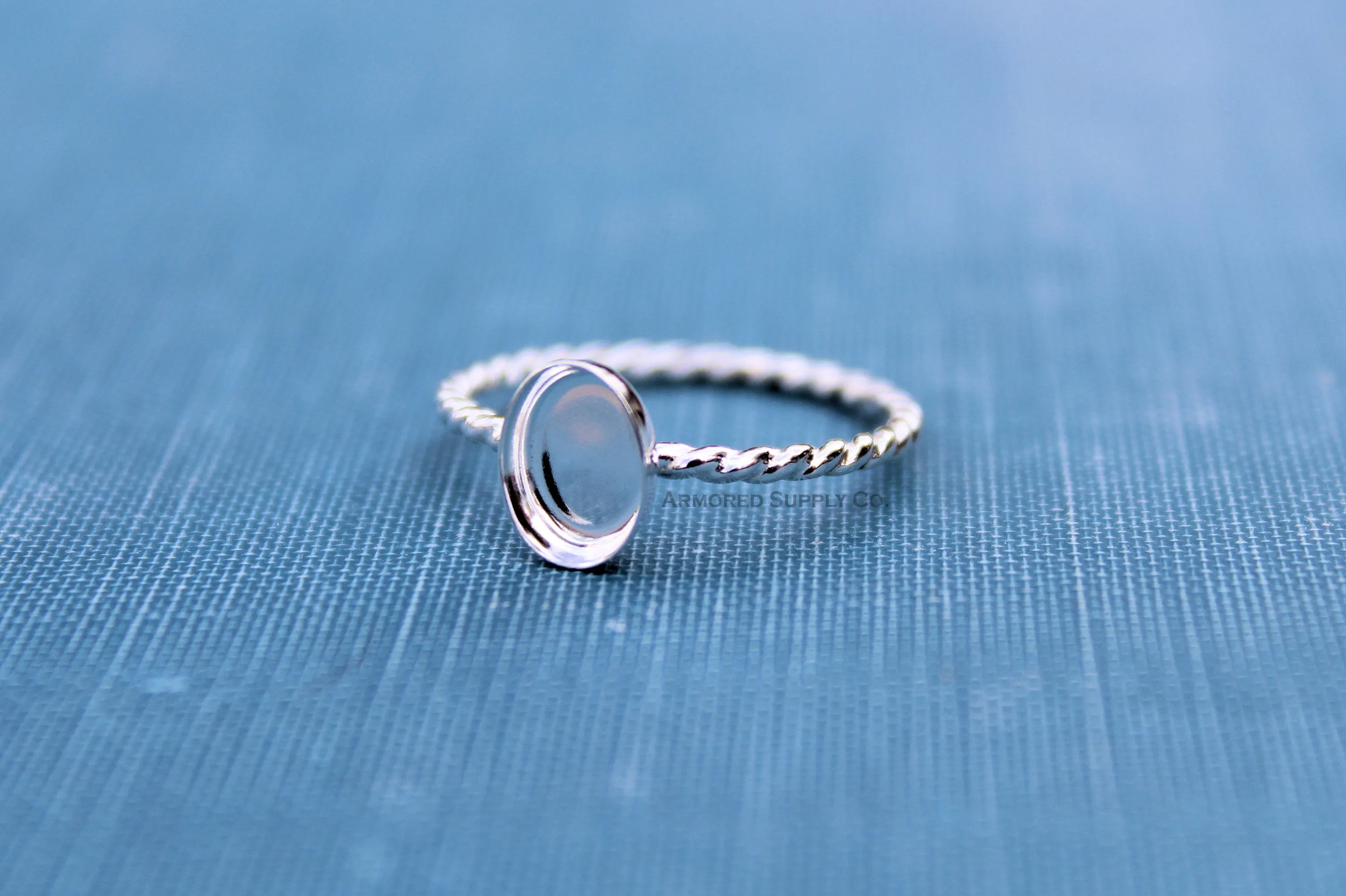 Silver 10x8mm Oval Bezel Rope Band Ring blank