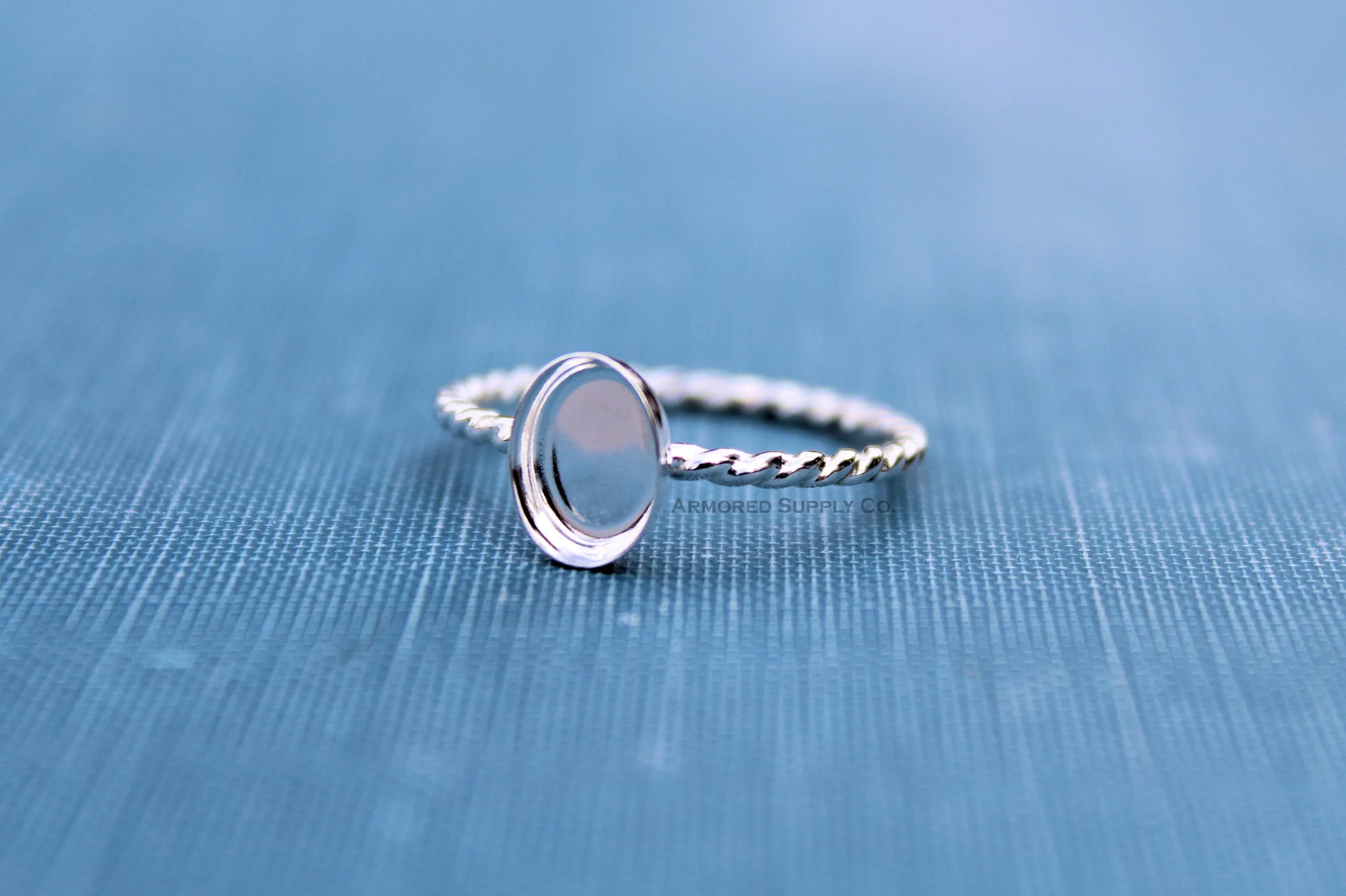 Silver 10x8mm Oval Bezel Rope Band Ring blank
