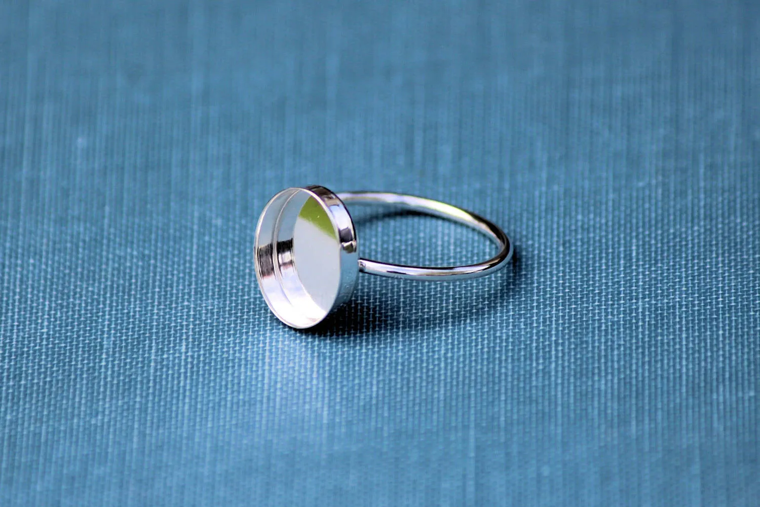 Silver 12x10mm Oval Bezel Cup Ring blank - 14G RING BAND
