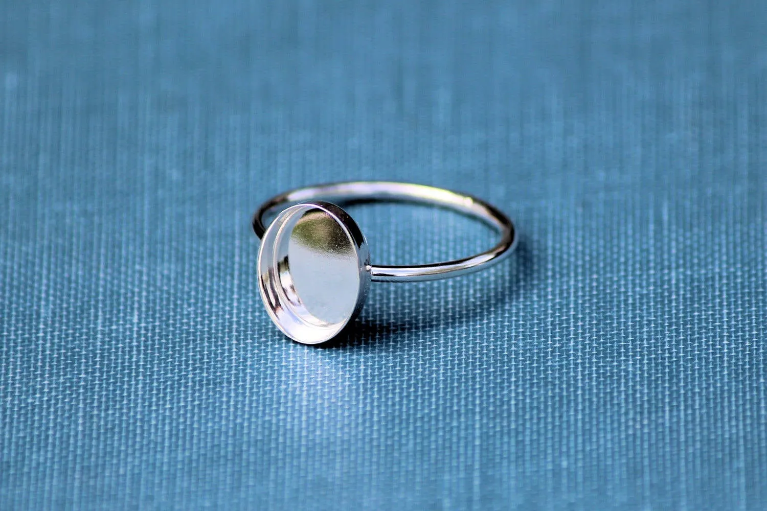 Silver 12x10mm Oval Bezel Cup Ring blank - 14G RING BAND