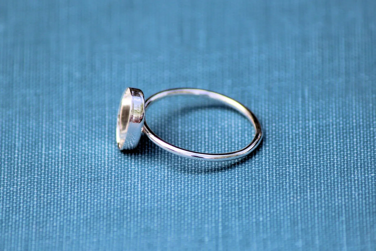 Silver 12x10mm Oval Bezel Cup Ring blank - 14G RING BAND