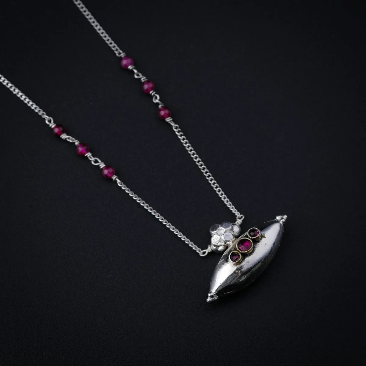 Silver Shiny Tribal Motif Necklace