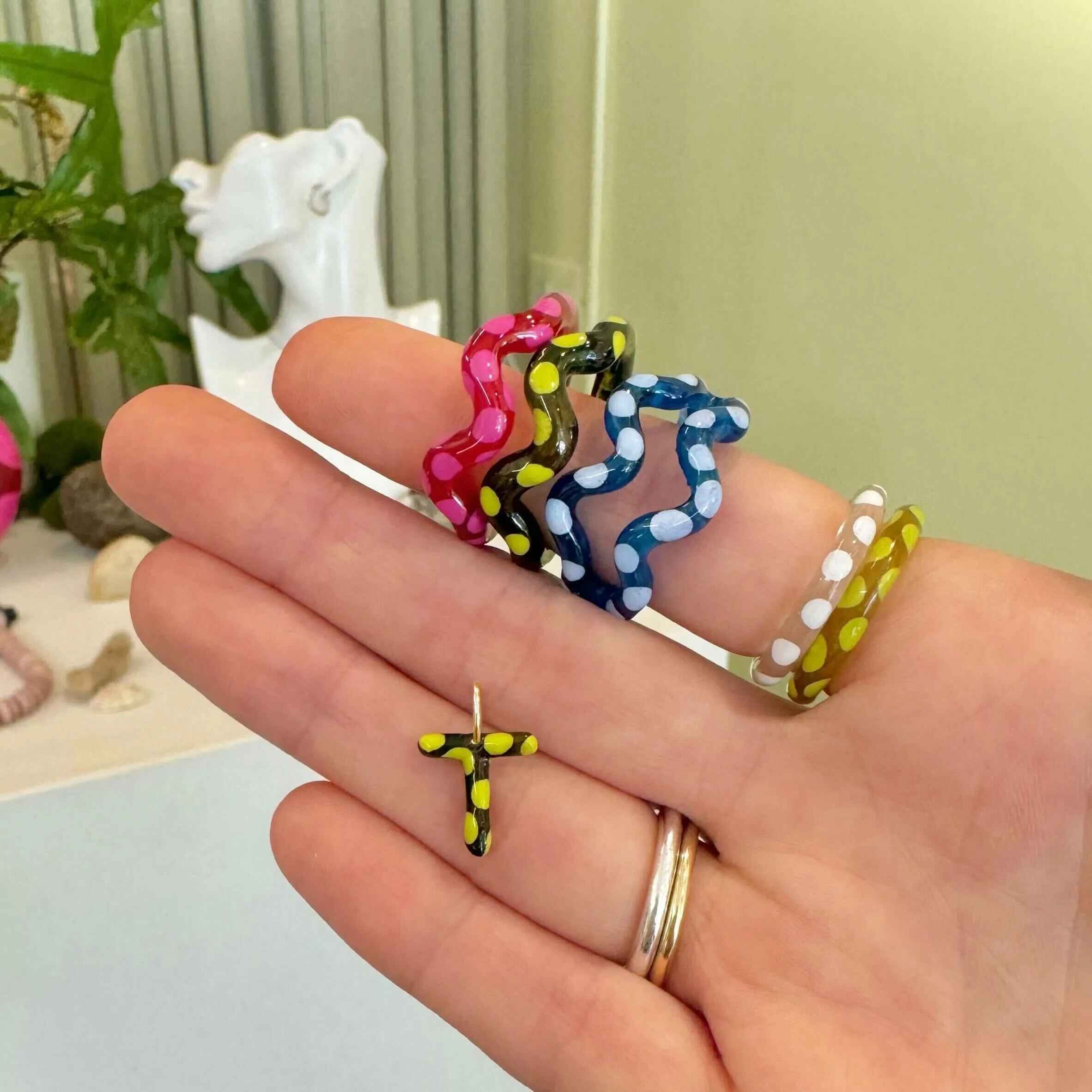 Single Wave Jelly Ring
