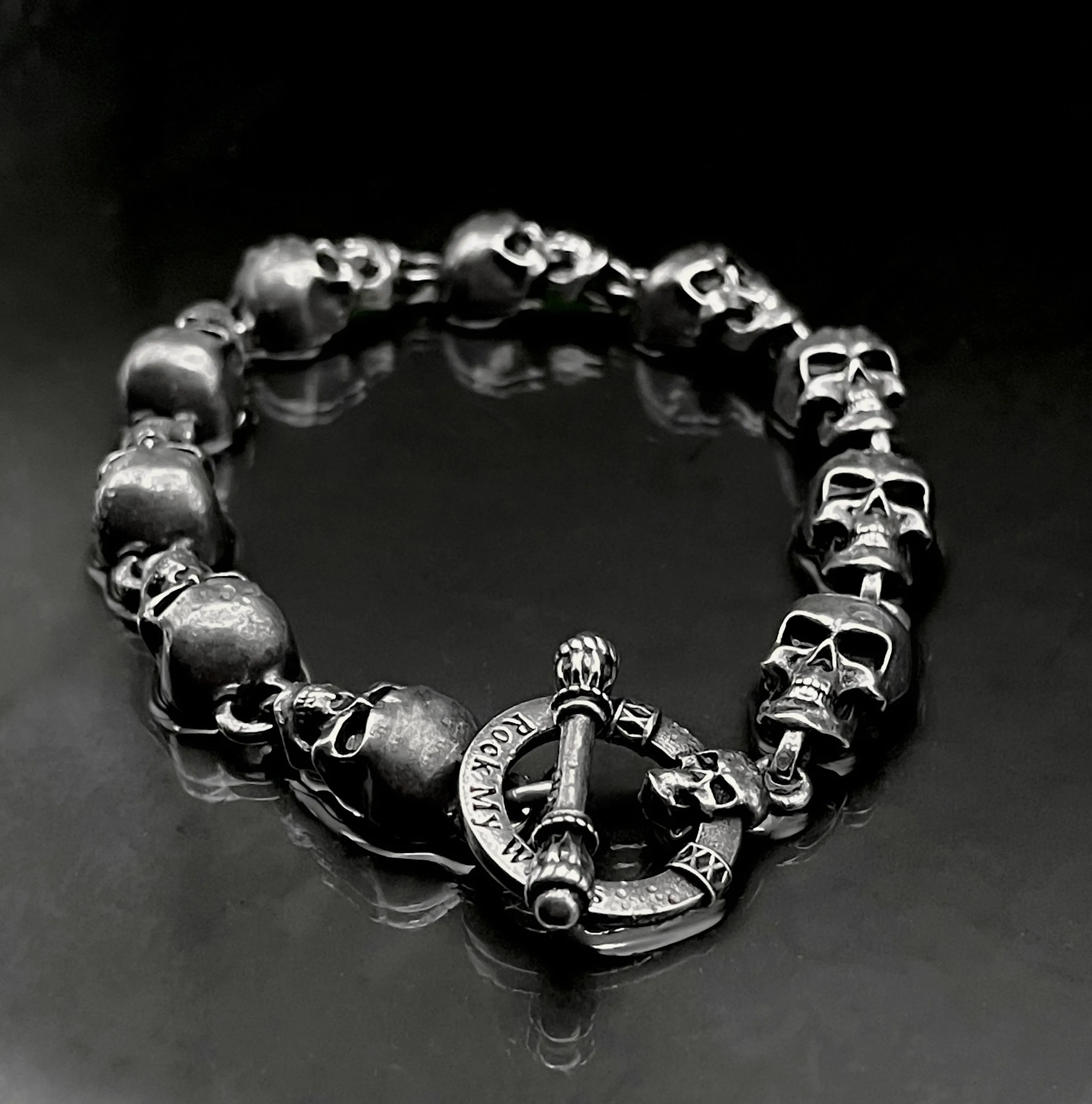 Sinister Skull Link Bracelet
